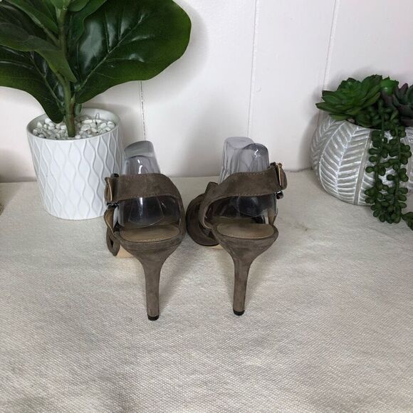 Michael Kors Women's Crisscross Suede Buckle Slingback Sandals Taupe Size 8 - Picture 2 of 8